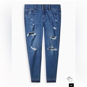 Torrid plus sz 22 distressed jeans